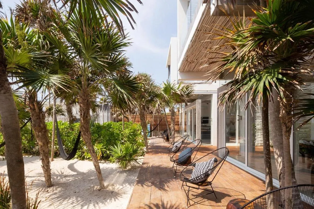 Villa Luxury Oceanfront Estate With Pool, Staff, Sleeps 24 à Tulum