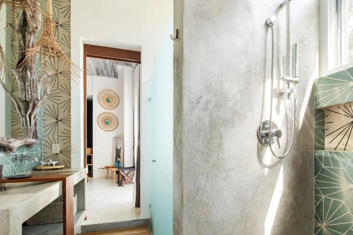 Villa Luxury Oceanfront Estate With Pool, Staff, Sleeps 24 à Tulum 0*,