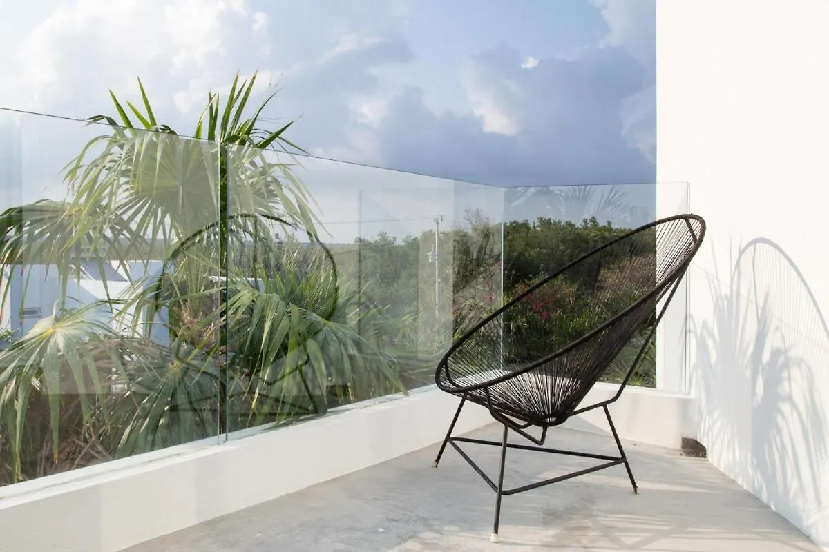 Villa Luxury Oceanfront Estate With Pool, Staff, Sleeps 24 à Tulum
