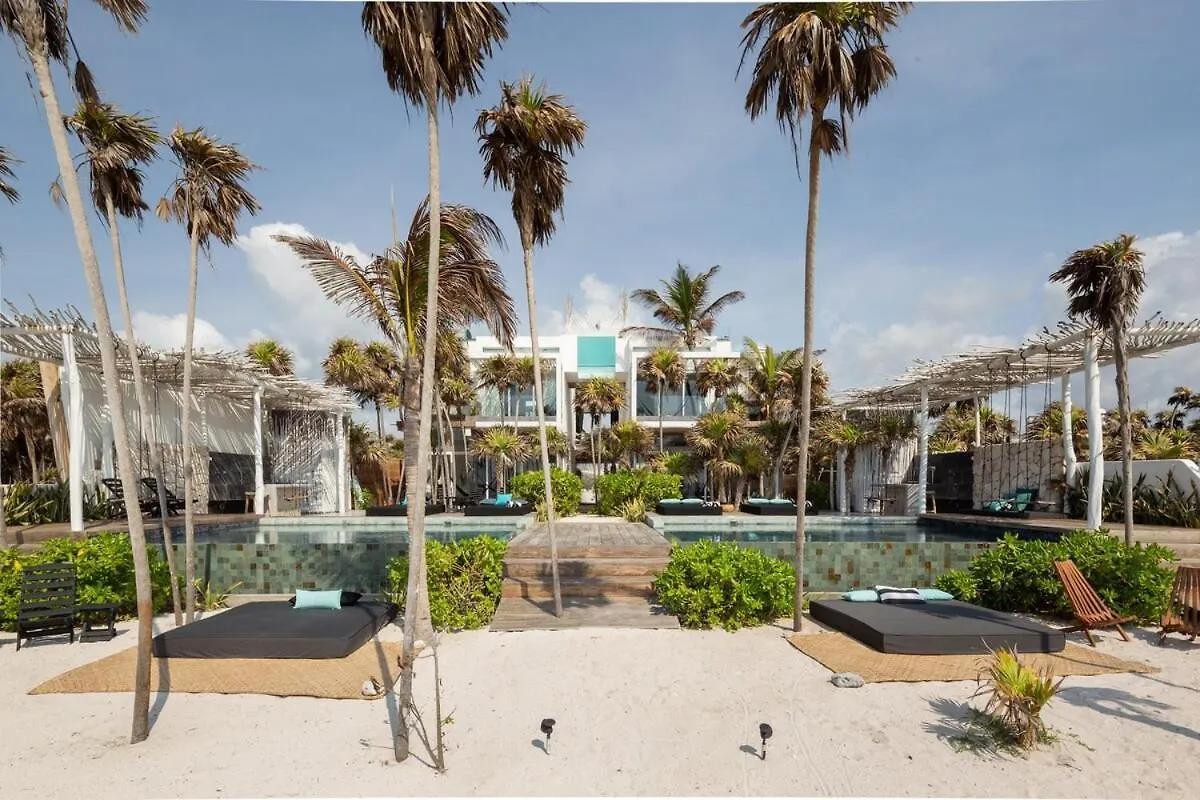 Villa Luxury Oceanfront Estate With Pool, Staff, Sleeps 24 à Tulum Mexique