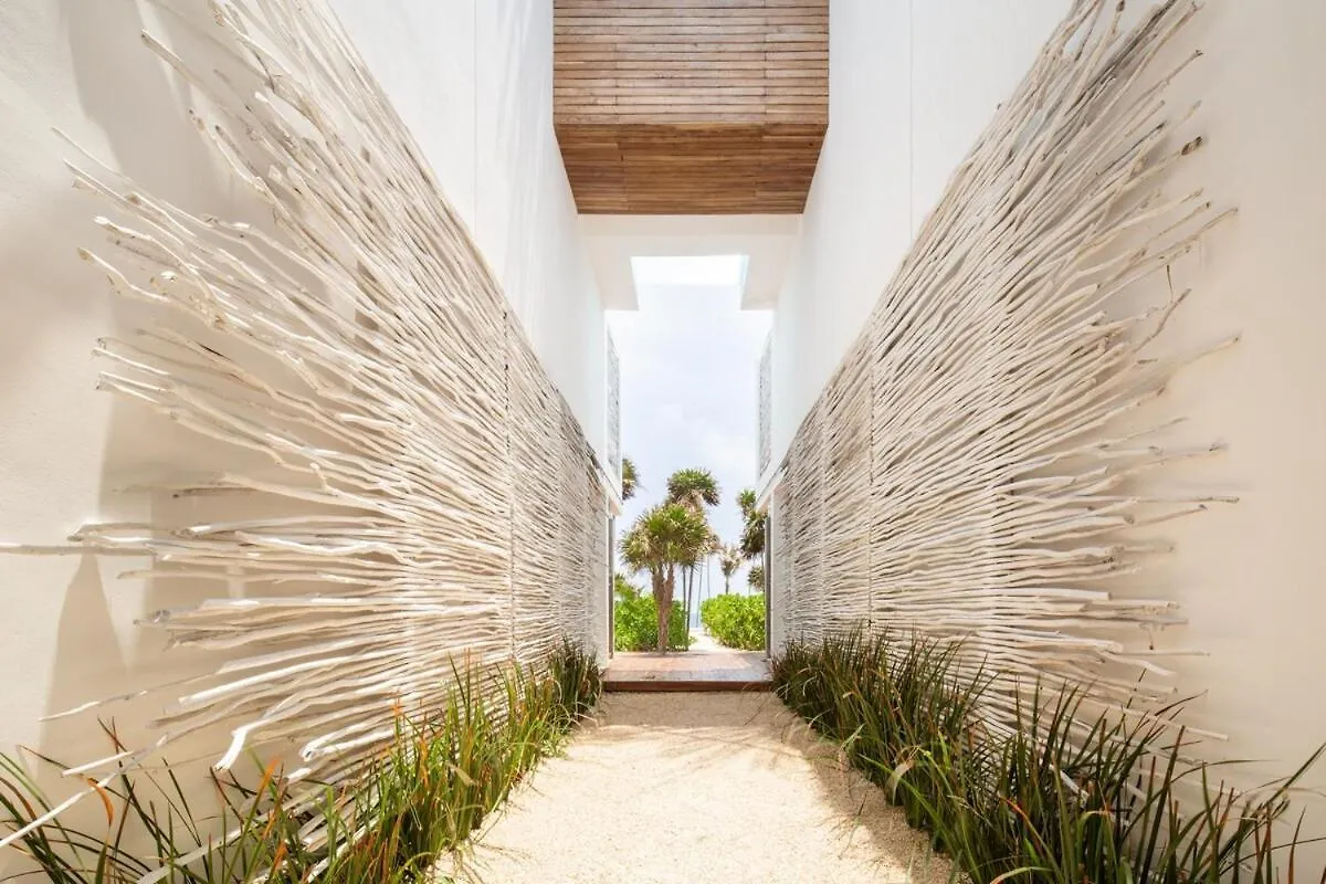 Villa Luxury Oceanfront Estate With Pool, Staff, Sleeps 24 Tulum México