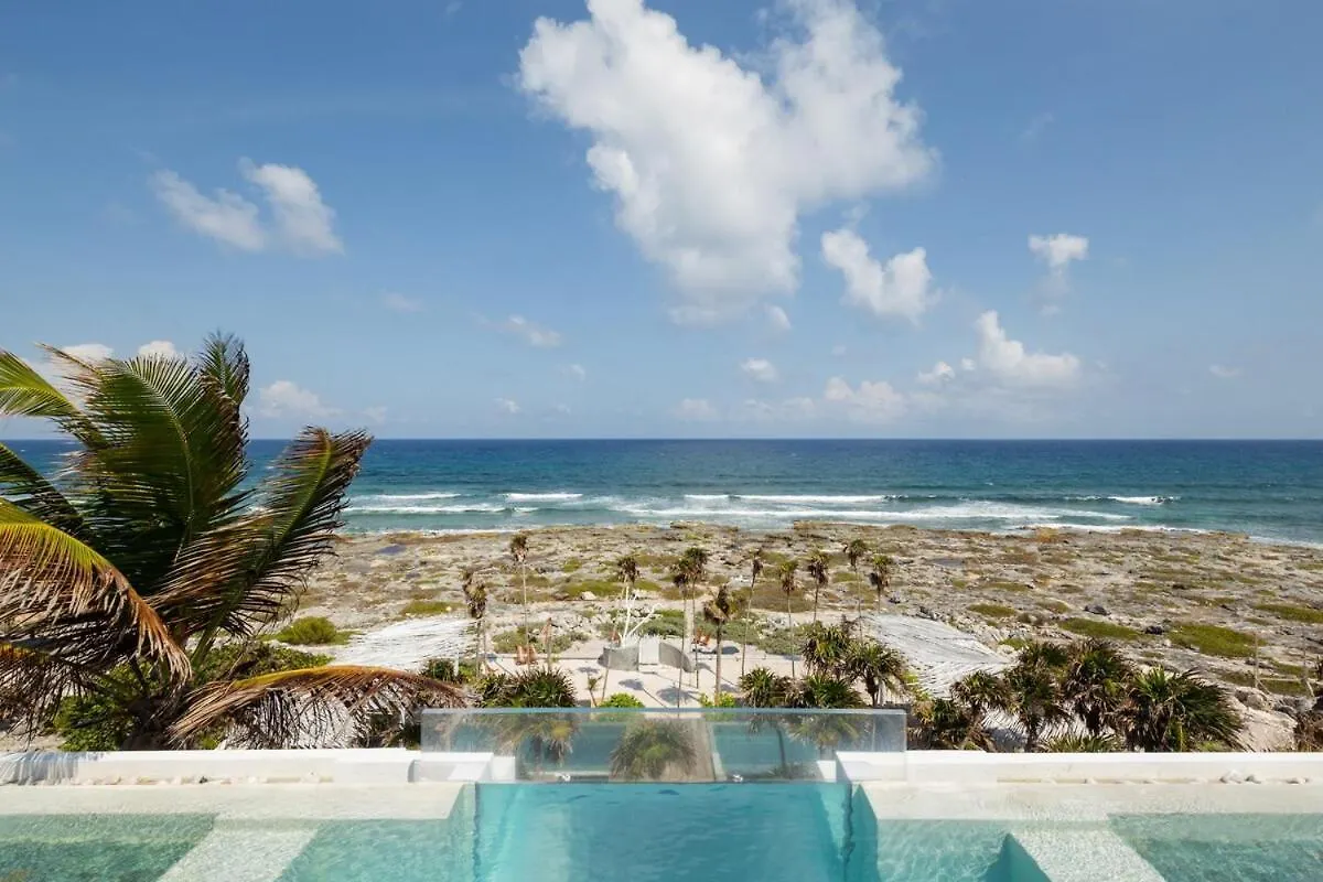 Villa Luxury Oceanfront Estate With Pool, Staff, Sleeps 24 Tulum México