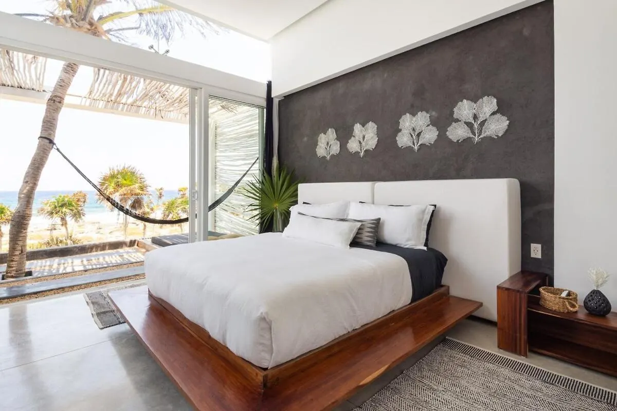 Villa Luxury Oceanfront Estate With Pool, Staff, Sleeps 24 Tulum 0*,