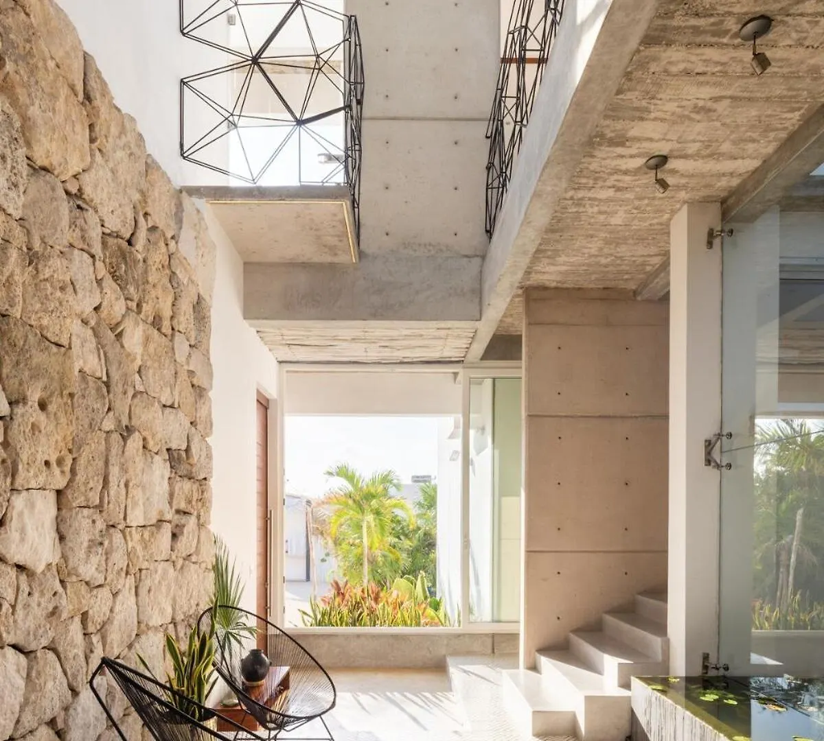 Villa Luxury Oceanfront Estate With Pool, Staff, Sleeps 24 Tulum 0*,  México