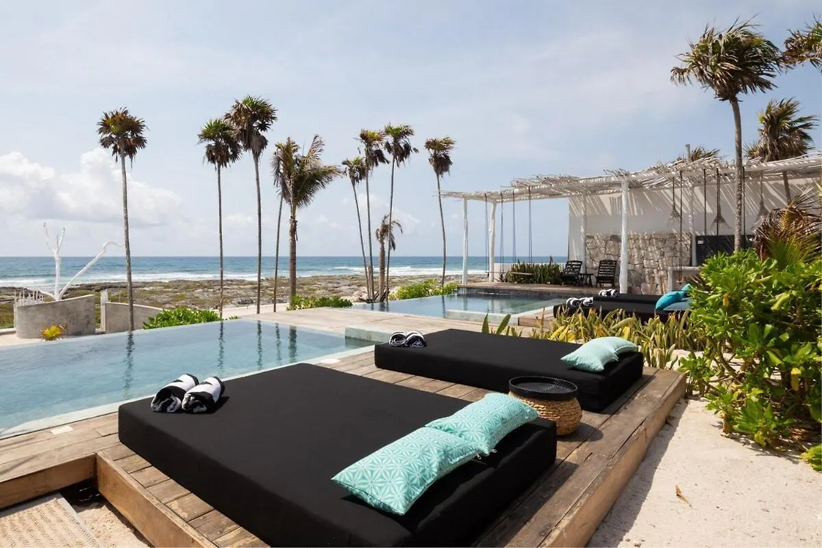 Villa Luxury Oceanfront Estate With Pool, Staff, Sleeps 24 Tulum México