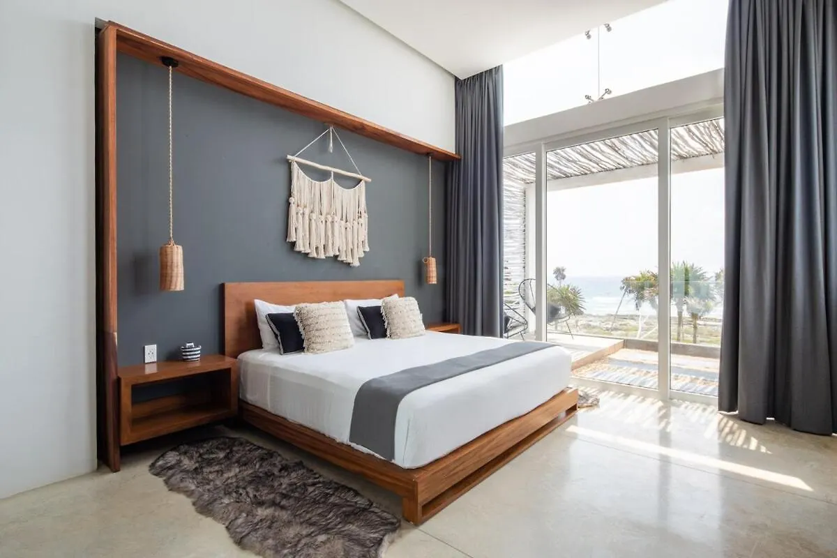 Villa Luxury Oceanfront Estate With Pool, Staff, Sleeps 24 Tulum