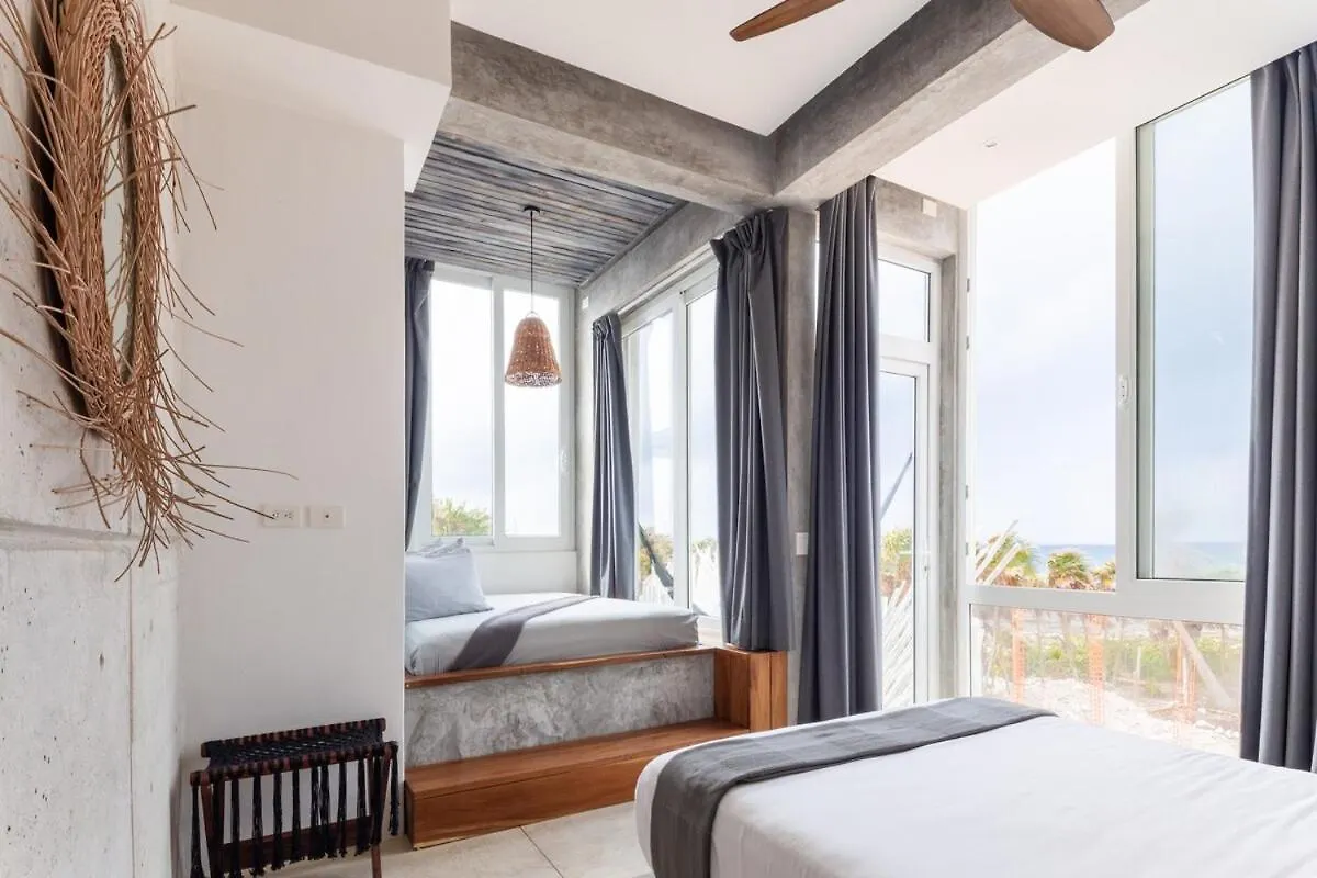 Villa Luxury Oceanfront Estate With Pool, Staff, Sleeps 24 Tulum