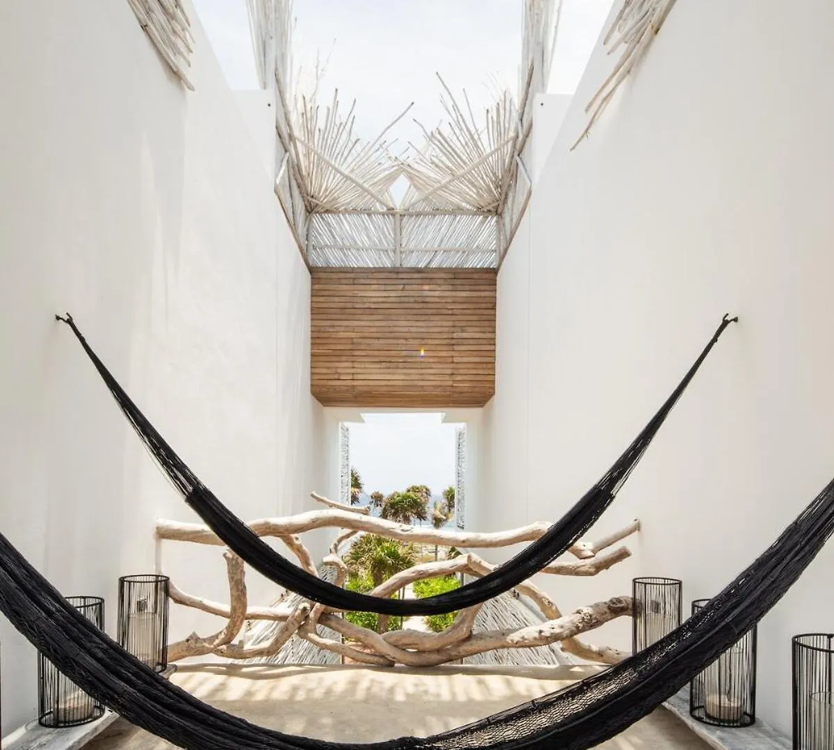 Villa Luxury Oceanfront Estate With Pool, Staff, Sleeps 24 Tulum