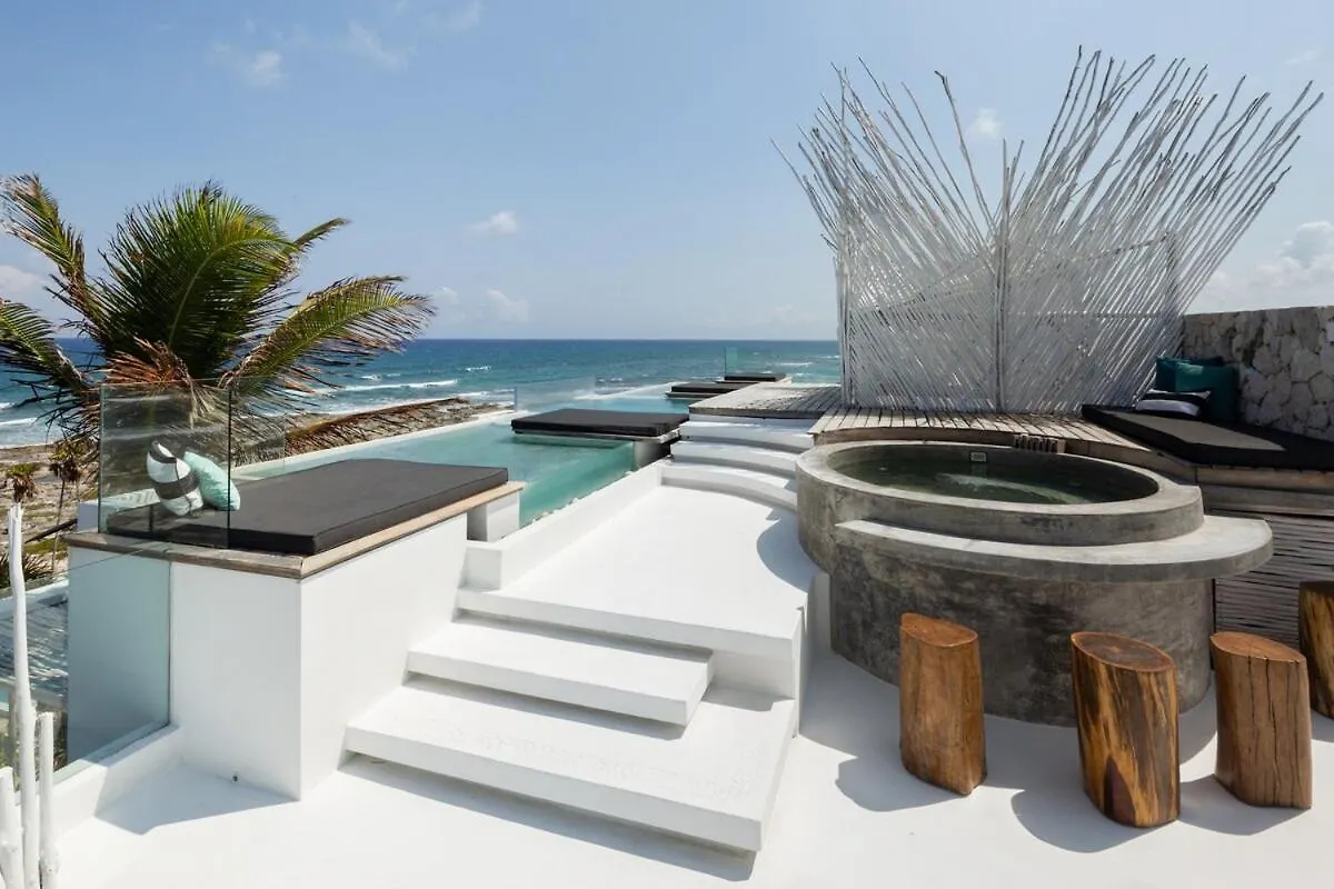 Villa Luxury Oceanfront Estate With Pool, Staff, Sleeps 24 Tulum 0*,  México
