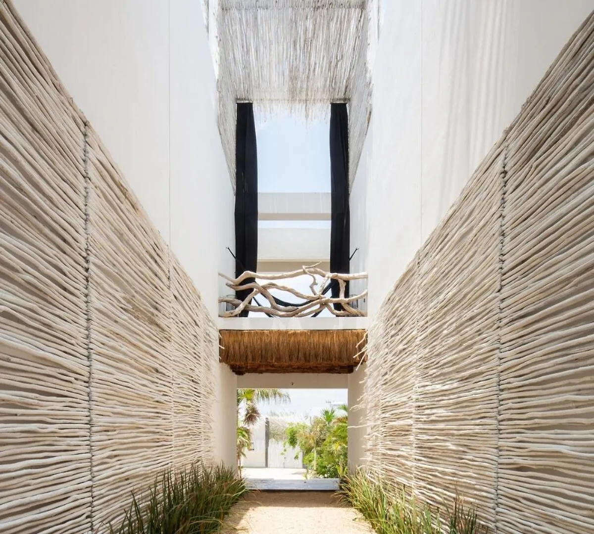 Villa Luxury Oceanfront Estate With Pool, Staff, Sleeps 24 Tulum México