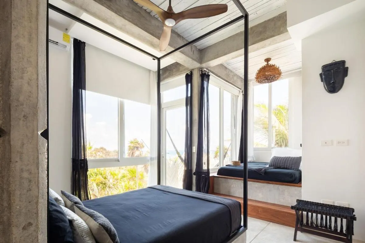 Villa Luxury Oceanfront Estate With Pool, Staff, Sleeps 24 Tulum