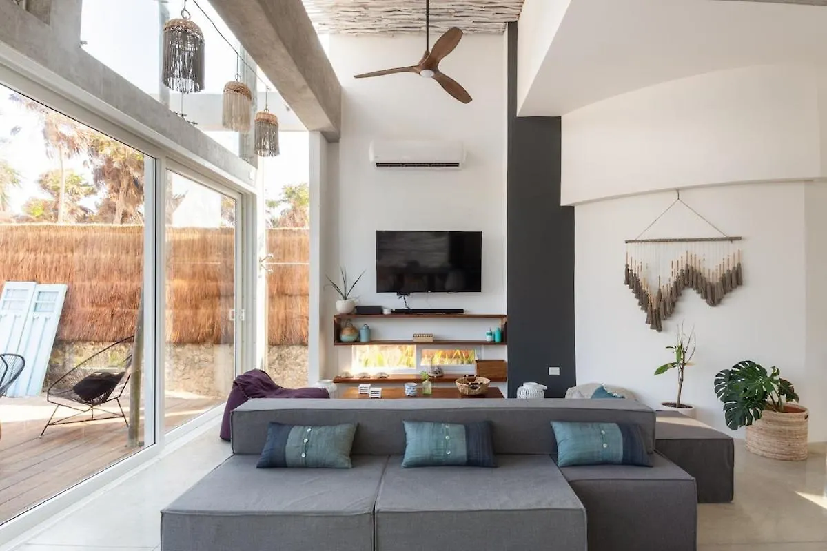 Villa Luxury Oceanfront Estate With Pool, Staff, Sleeps 24 Tulum 0*,