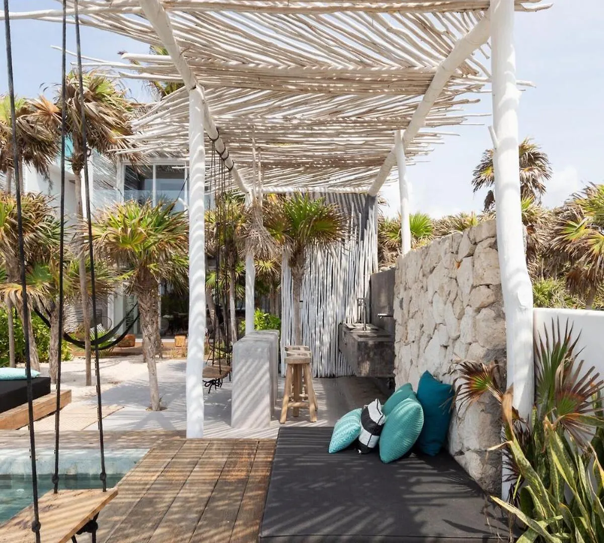 Villa Luxury Oceanfront Estate With Pool, Staff, Sleeps 24 Tulum México