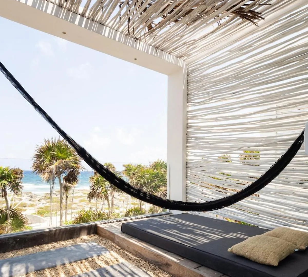 Villa Luxury Oceanfront Estate With Pool, Staff, Sleeps 24 Tulum